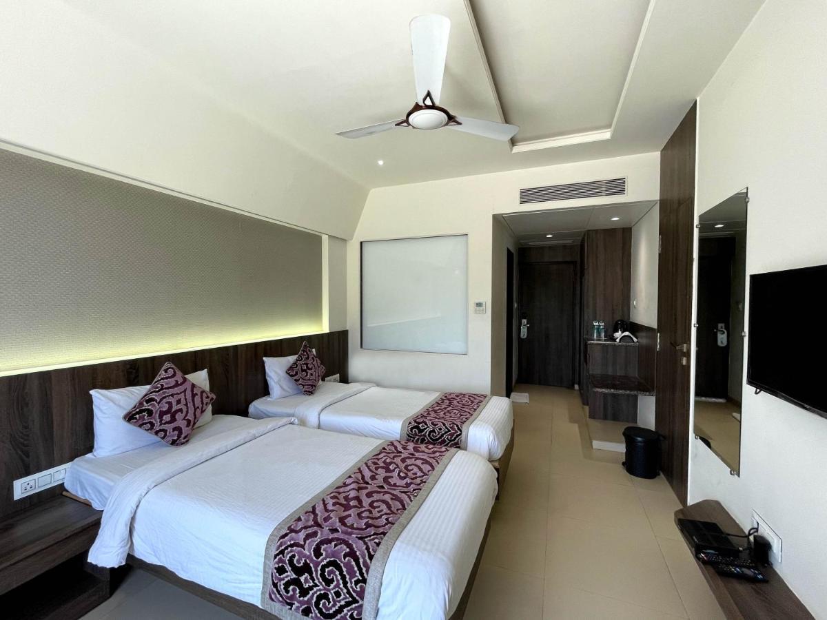 Hotel Grand Parivaar Igatpuri Dış mekan fotoğraf
