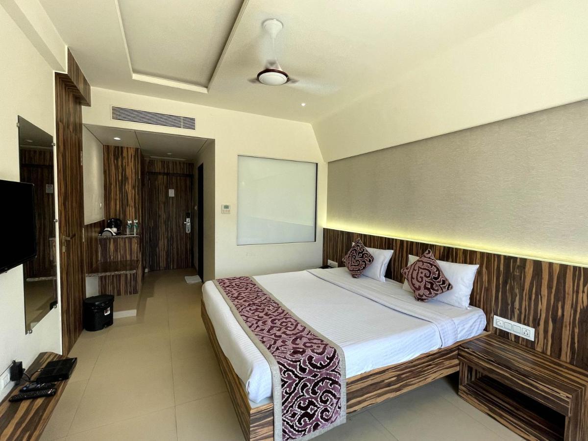 Hotel Grand Parivaar Igatpuri Dış mekan fotoğraf